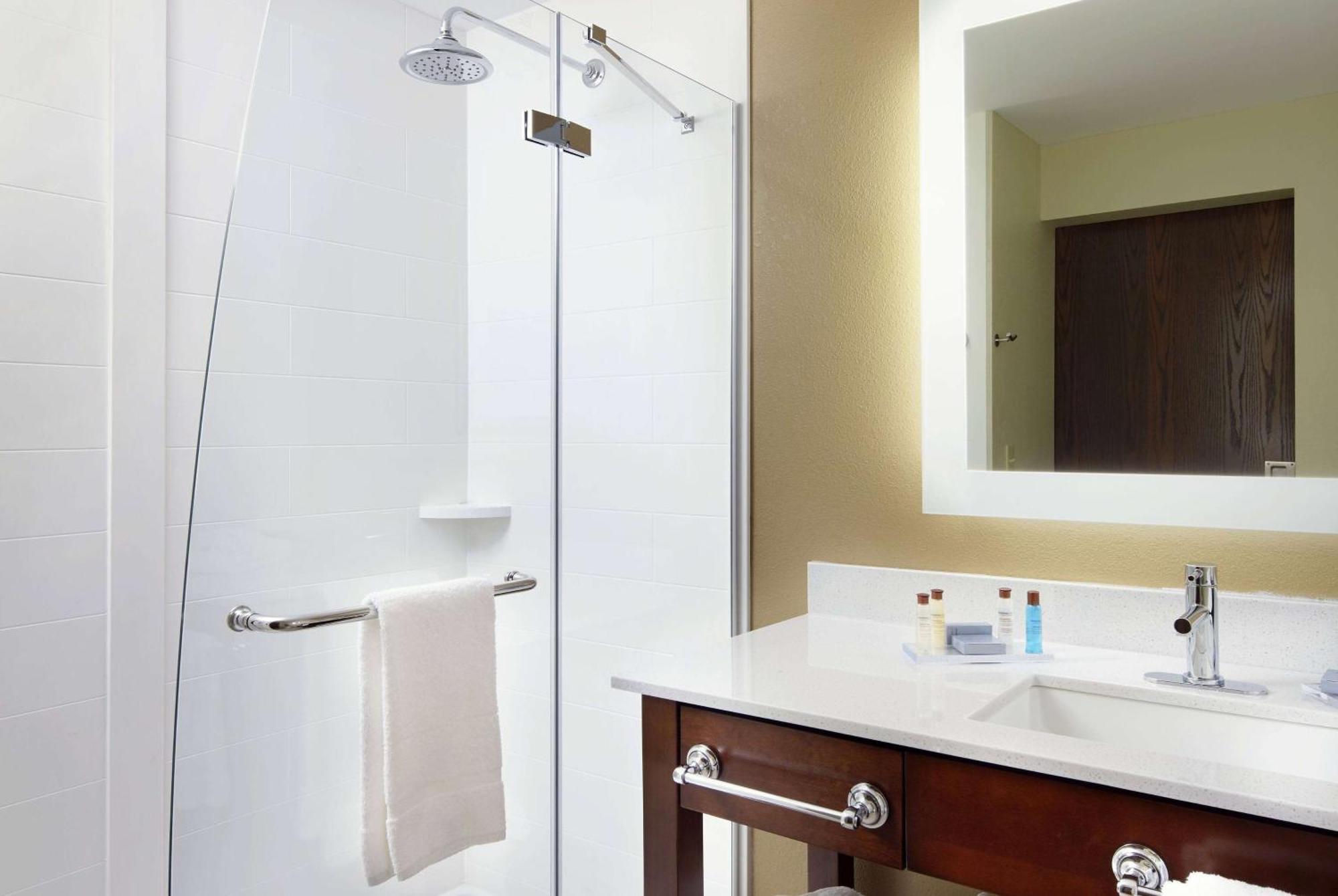 Hawthorn Suites By Wyndham Bridgeport Bagian luar foto