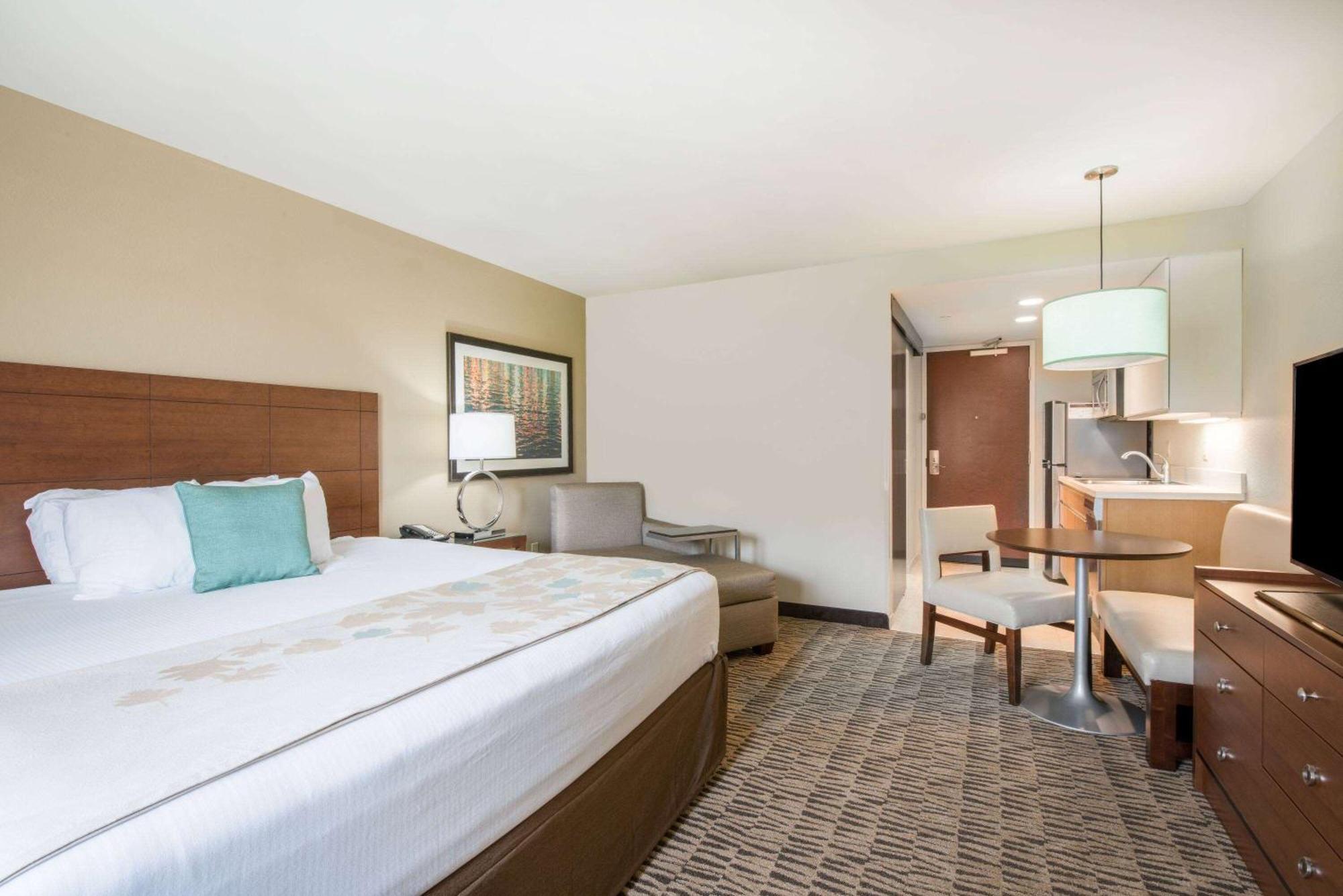 Hawthorn Suites By Wyndham Bridgeport Bagian luar foto