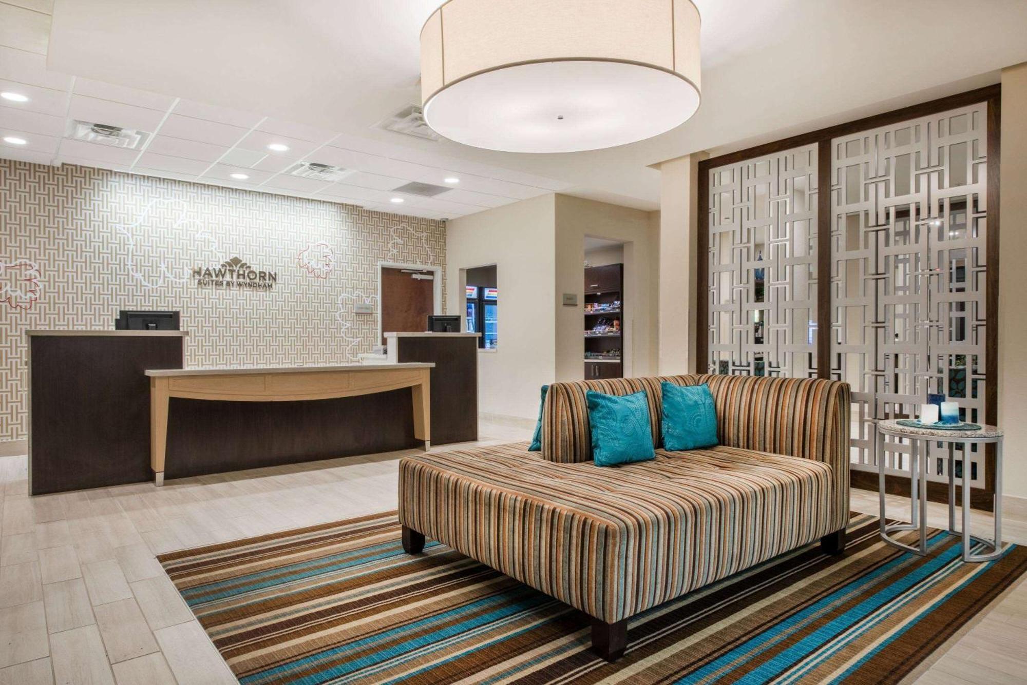 Hawthorn Suites By Wyndham Bridgeport Bagian luar foto
